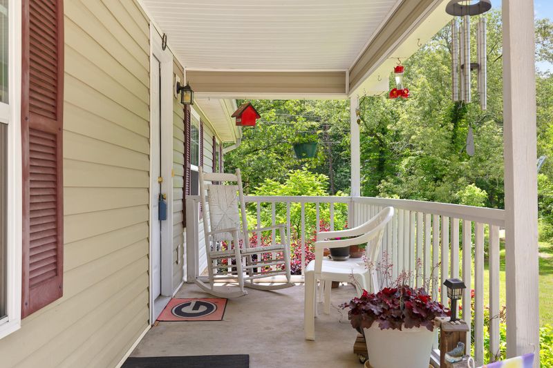 1577 Johnson Rd, Chickamauga, GA 30707