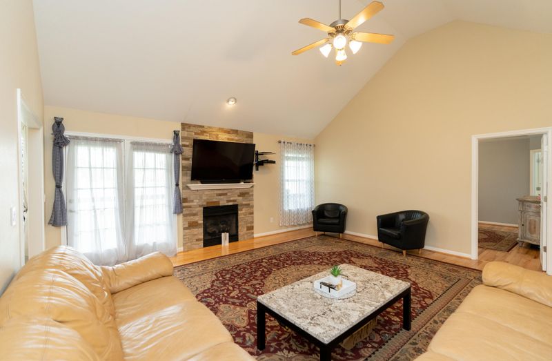 108 Gem Dr, Rossville, GA 30741