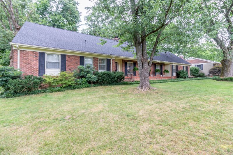 304 Marvin Ln, Lookout Mountain, GA 30750