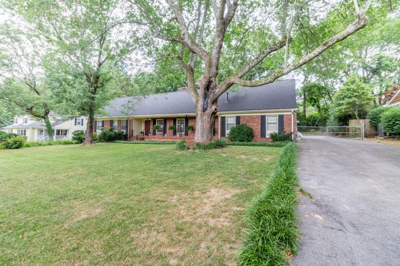 304 Marvin Ln, Lookout Mountain, GA 30750