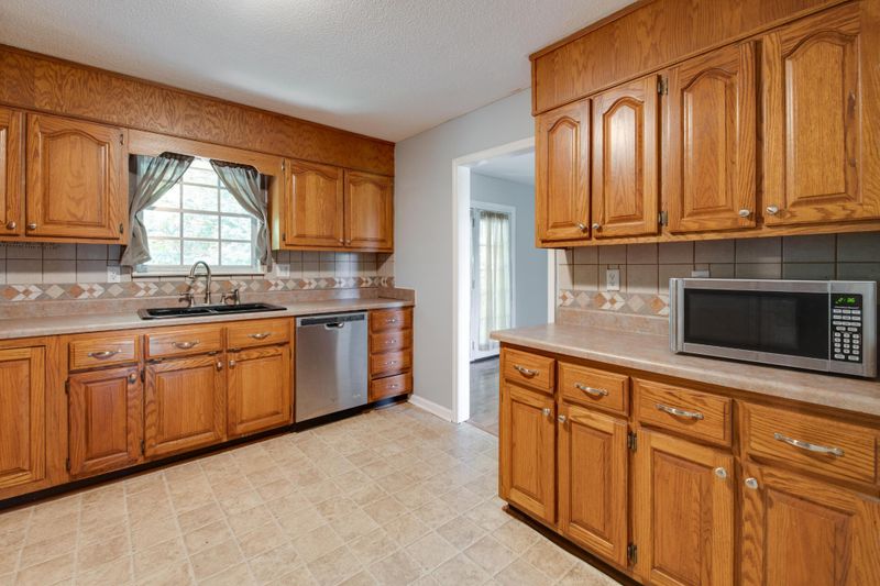 72 Janie Ave, Ringgold, GA 30736