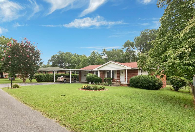 37 Waverly Dr, Rossville, GA 30741