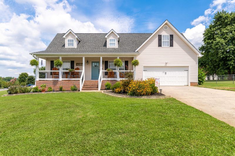 90 Cattail Dr, Rock Spring, GA 30739