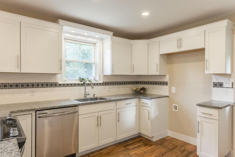 193 6th St, Rossville, GA 30741