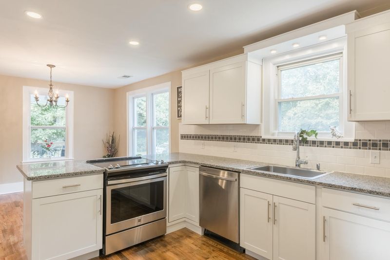 193 6th St, Rossville, GA 30741