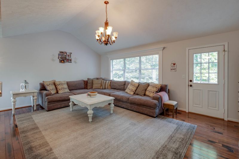 304 Kristen Ct, Dalton, GA 30720