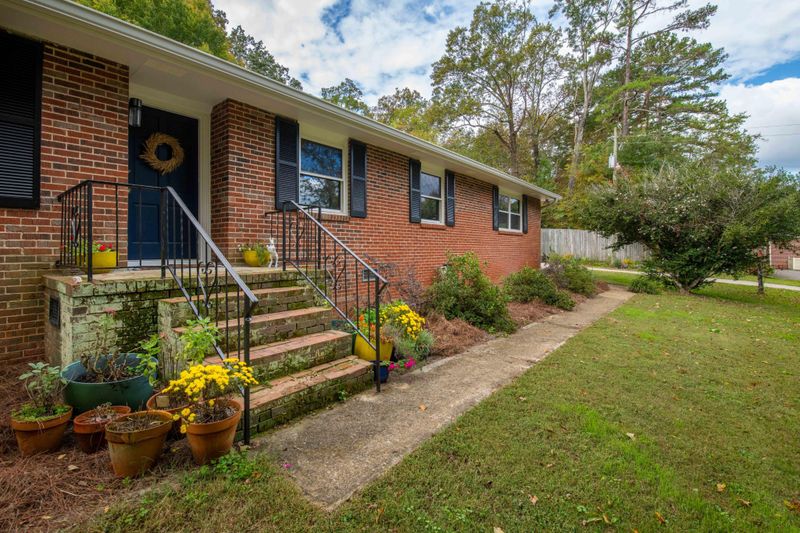 6 E Orchard Dr, Chickamauga, GA 30707