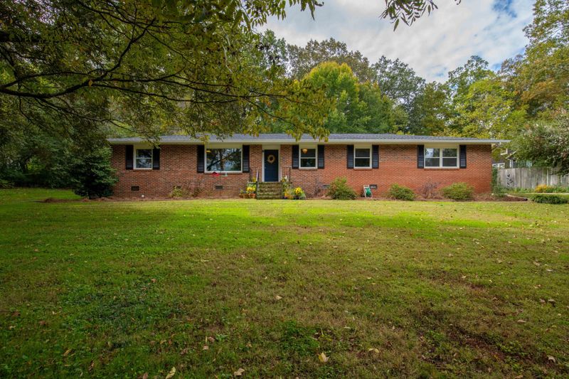 6 E Orchard Dr, Chickamauga, GA 30707
