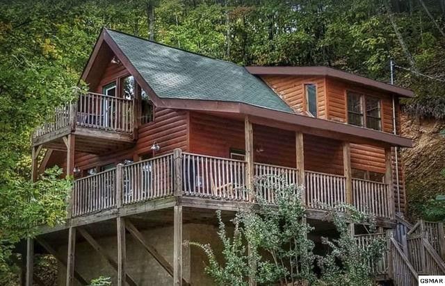 1723 W Ski View Dr, Sevierville, TN 37876