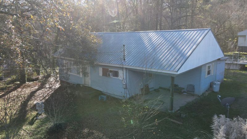 1705 Crabapple Dr, Dalton, GA 30720