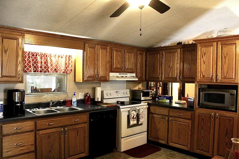 569 Hurtt Rd, Chickamauga, GA 30707