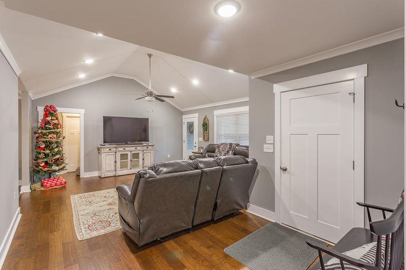 219 Sales Ave, Chatsworth, GA 30705
