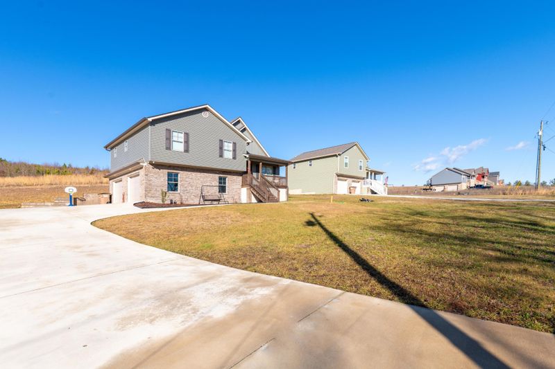 3369 Oscar Nance Rd, Tunnel Hill, GA 30755