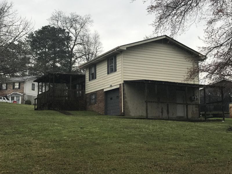 20 N Marion Cir, Ringgold, GA 30736