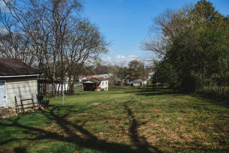 230 E Peachtree St, Rossville, GA 30741