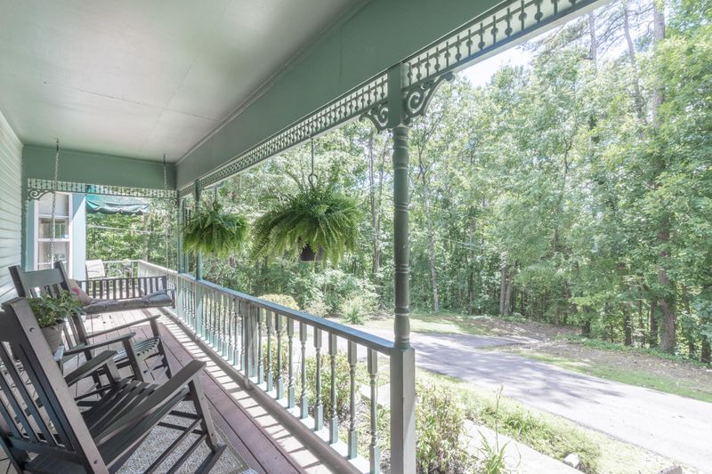 23 Jerry Eaves Ln, Ringgold, GA 30736