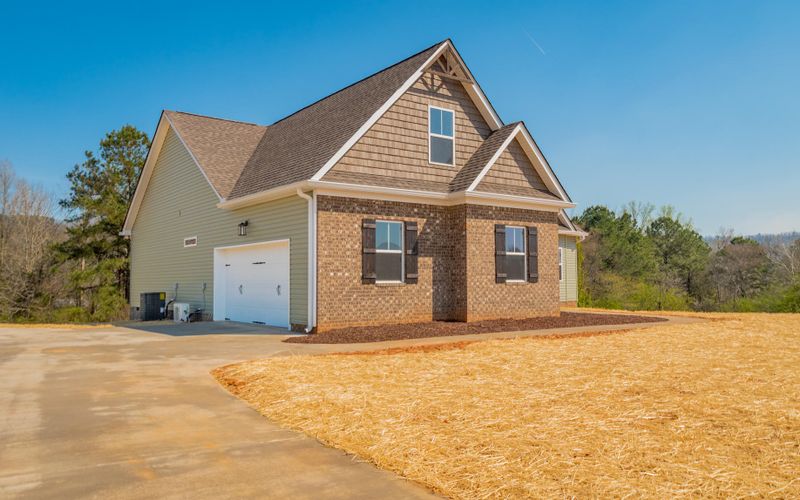 98 Farm View Cir, Rock Spring, GA 30739
