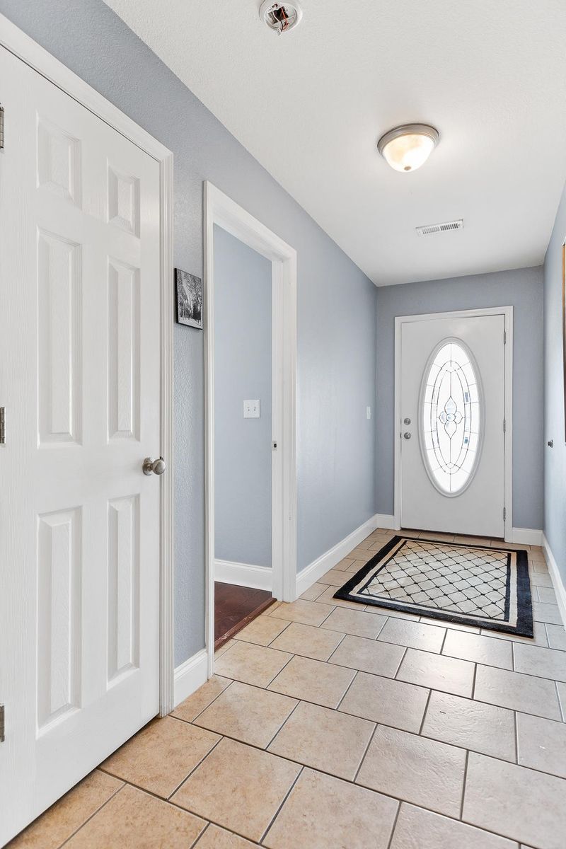 1704 Applebrook Dr, Rossville, GA 30741