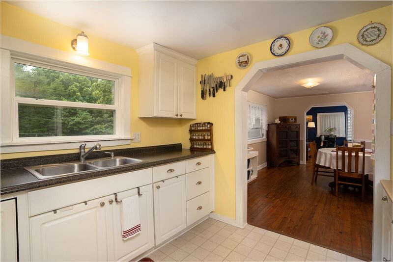 133 Hinkle Community Rd, Lookout Mountain, GA 30750
