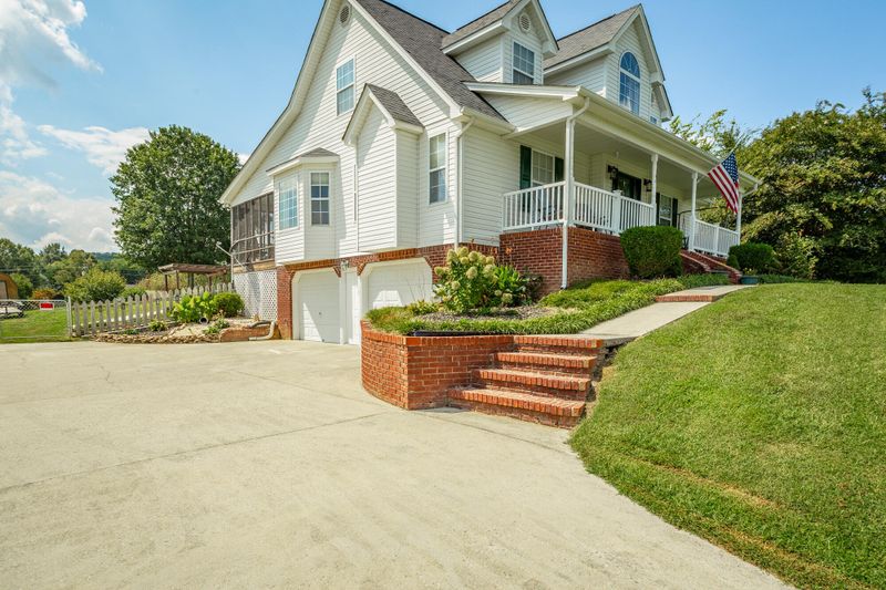 180 Teal Dr, Ringgold, GA 30736