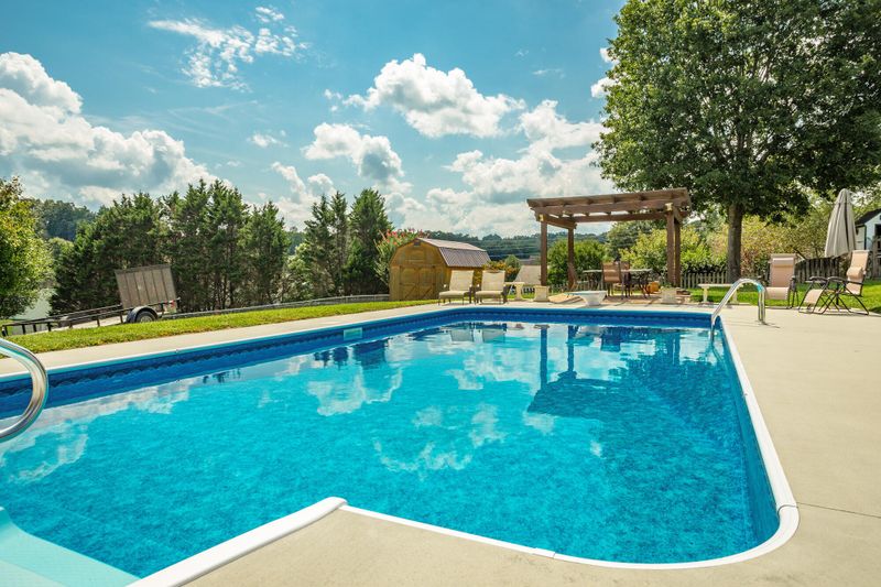 180 Teal Dr, Ringgold, GA 30736