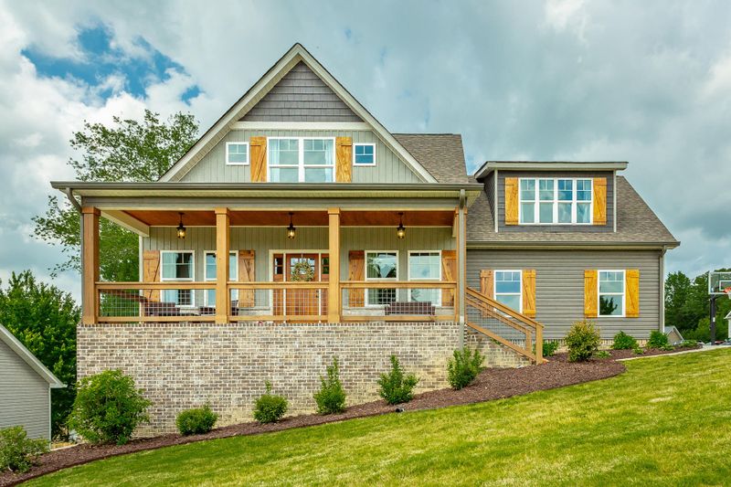 301 Peachtree Cir, Ringgold, GA 30736