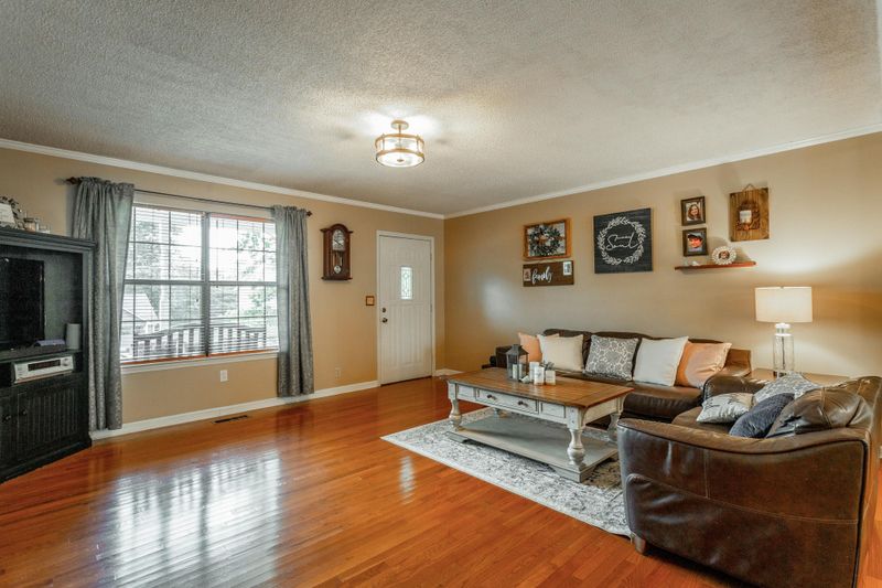 10 Hillside Dr, Ringgold, GA 30736