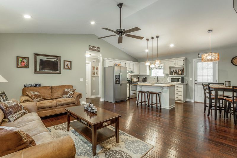 474 Rolling Hills Dr, Ringgold, GA 30736