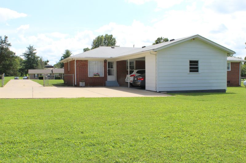 3155 Field Rd, Murfreesboro, TN 37130
