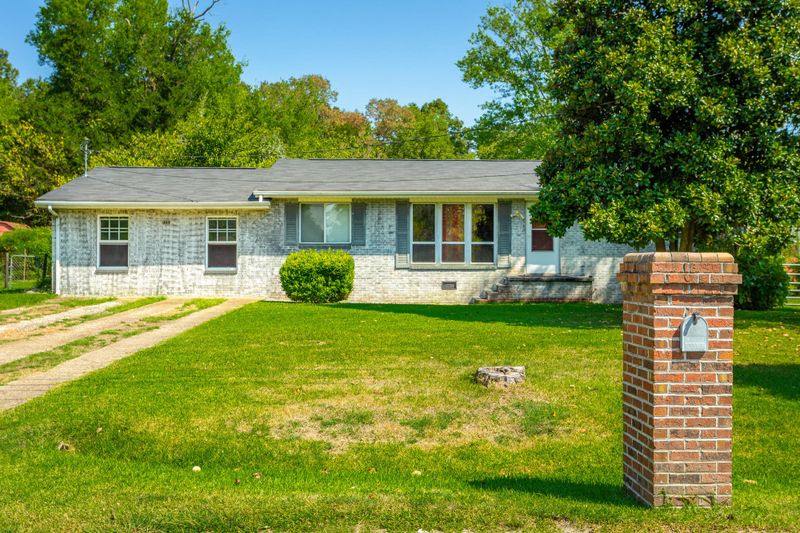 453 Scenic Dr, Trenton, GA 30752