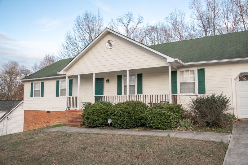 509 Middle View Dr, Ringgold, GA 30736