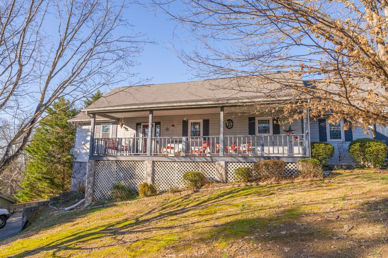 351 Richard Dr, Ringgold, GA 30736
