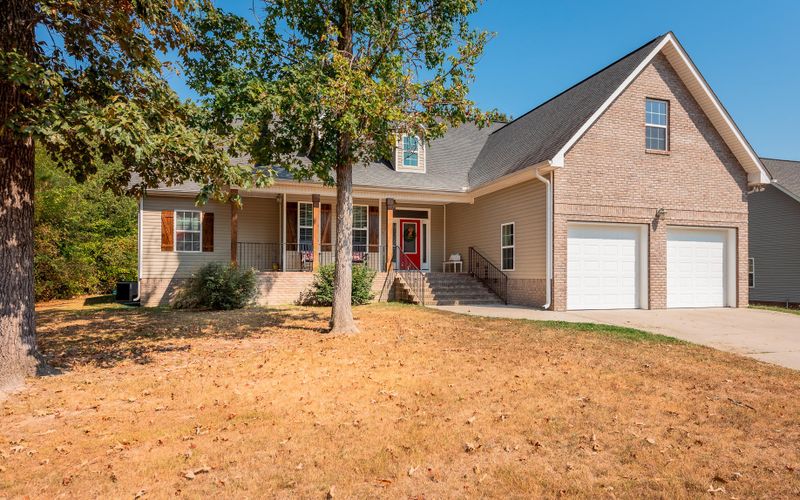 192 Red Oak Ridge Dr, Chickamauga, GA 30707