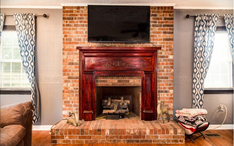 105 E George St, Adairsville, GA 30103