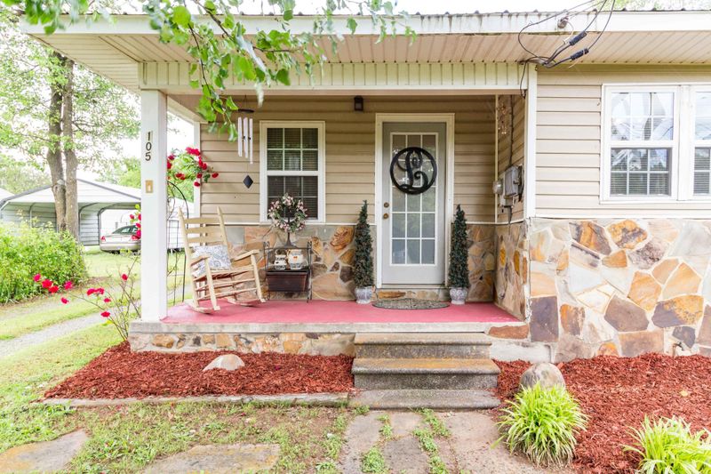 105 E George St, Adairsville, GA 30103