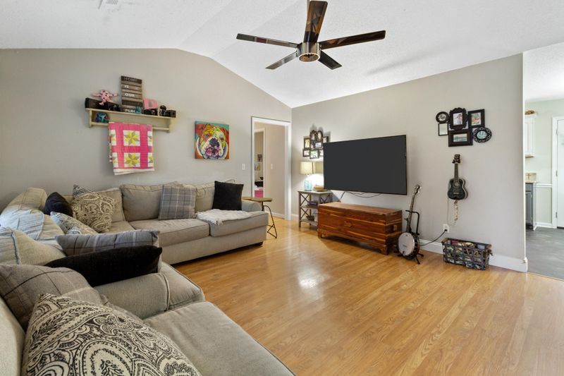 791 Colony Cir, Fort Oglethorpe, GA 30742