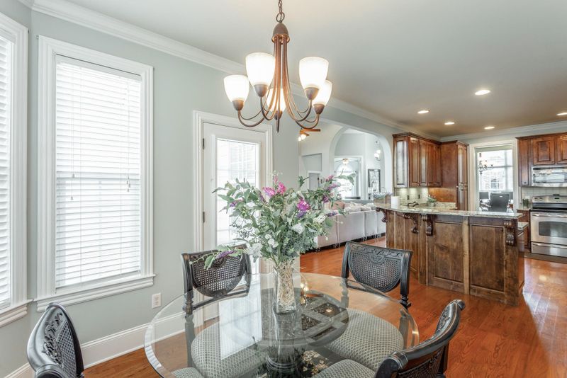 443 Lakeshore Cove Dr, Fort Oglethorpe, GA 30742
