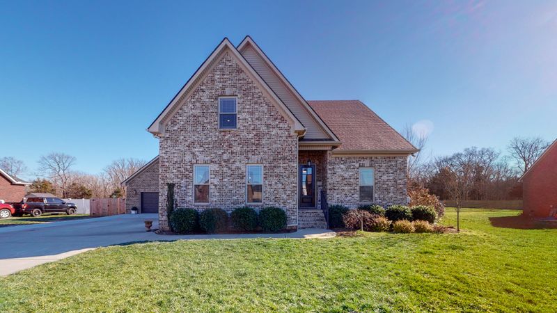 1235 Matheus Dr, Murfreesboro, TN 37128