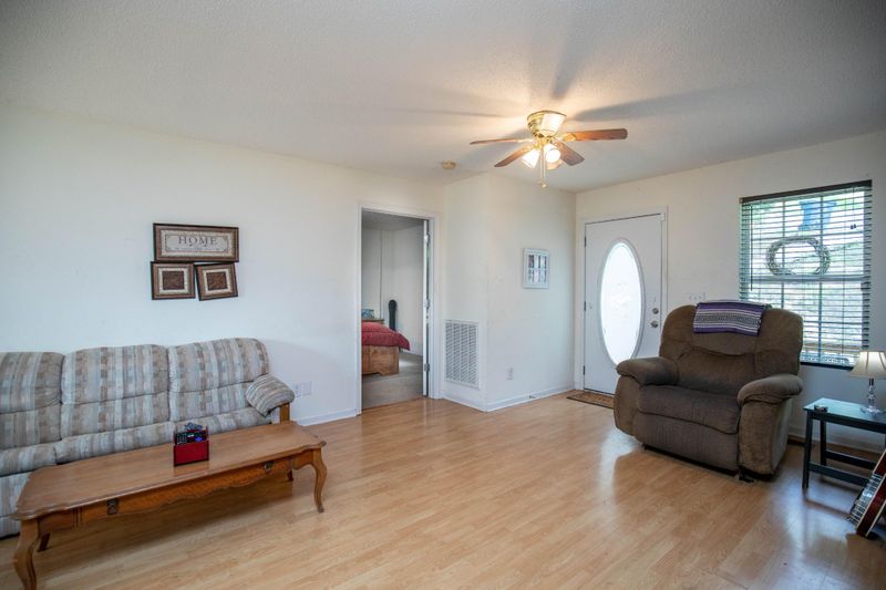 7 Fox Chase St, Rossville, GA 30741