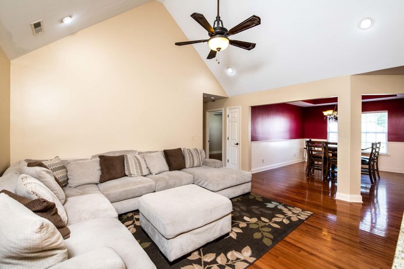 54 Fieldstone Dr, Ringgold, GA 30736