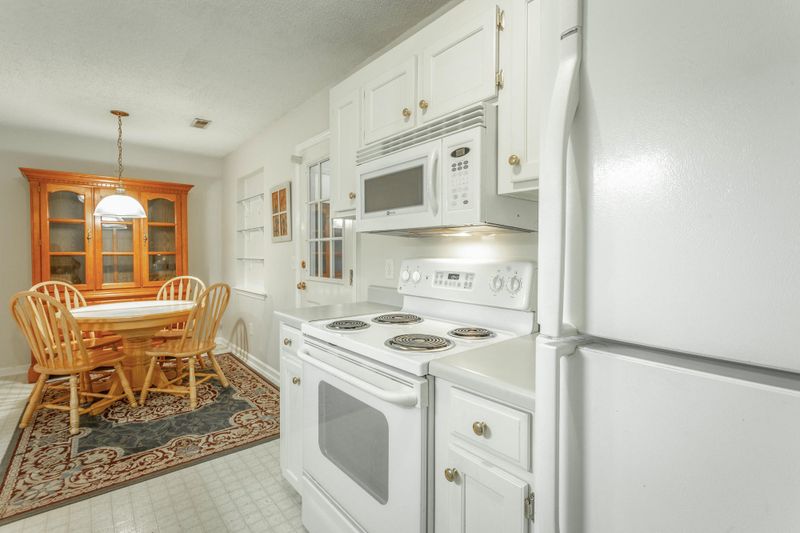 45 Cedar Tree Ln, Rossville, GA 30741