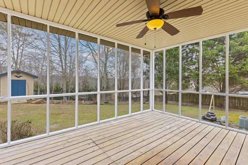 306 Ridgecrest Dr, La Fayette, GA 30728