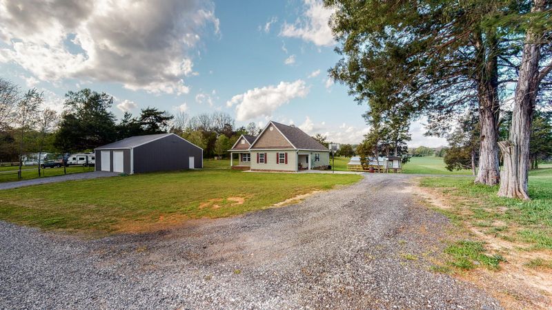 95 Red Bird Ln, Chickamauga, GA 30707