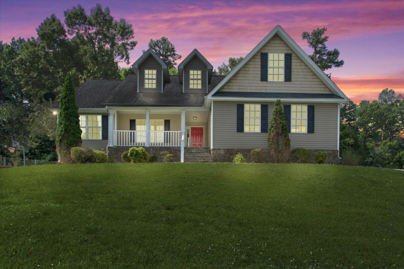 827 Lee Dr, Ringgold, GA 30736
