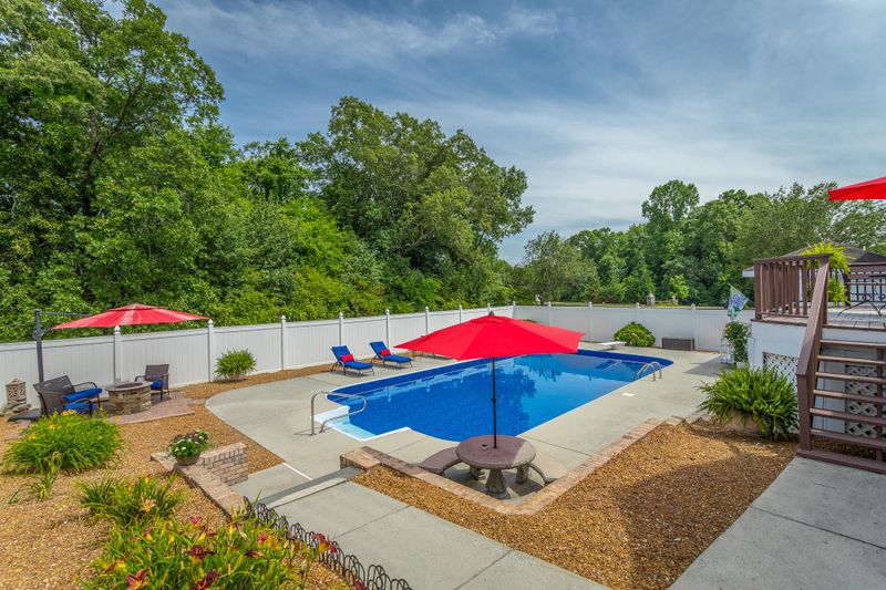 719 Donna Ln, Ringgold, GA 30736