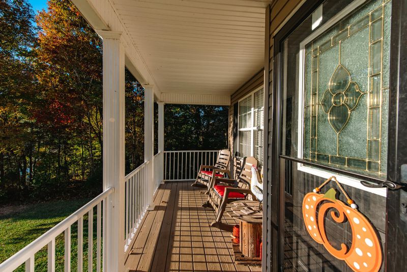 294 Windbrook Dr, Tunnel Hill, GA 30755