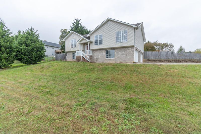 39 Lost Creek Dr, Ringgold, GA 30736