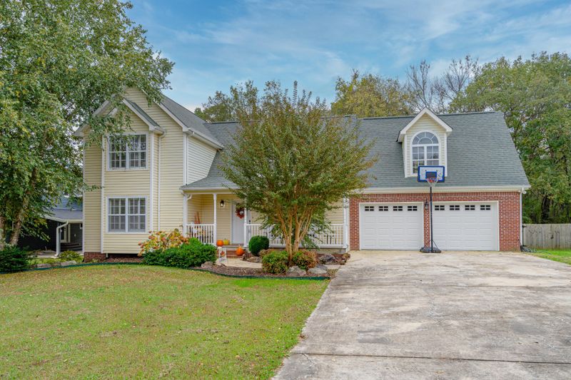 105 Hunter Dr, Chickamauga, GA 30707