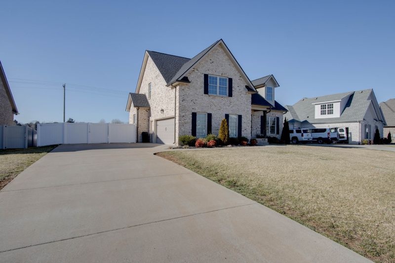 1526 North Side Dr, Murfreesboro, TN 37130