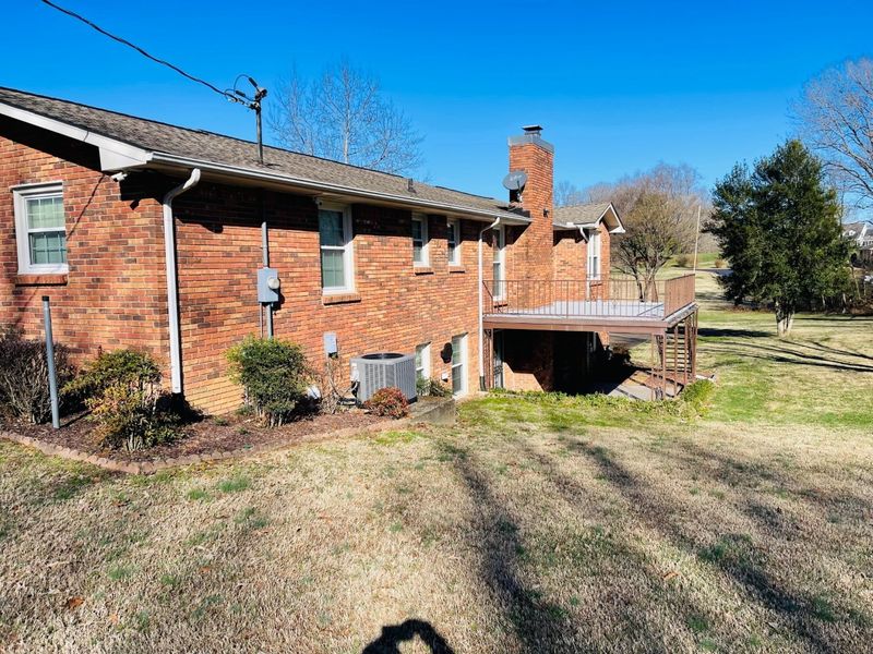 2069 Dade Cir, Dickson, TN 37055